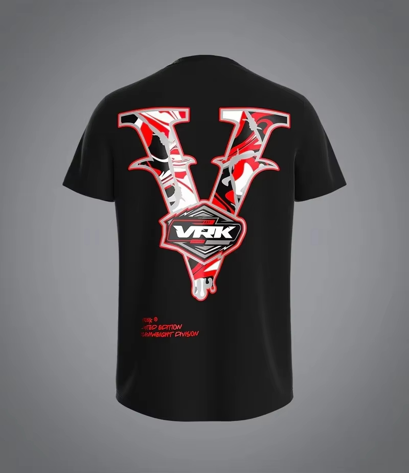 T-Shirt con Design Adesivo Sti - Streetwear Brand Graphic Designer recensione e prezzo