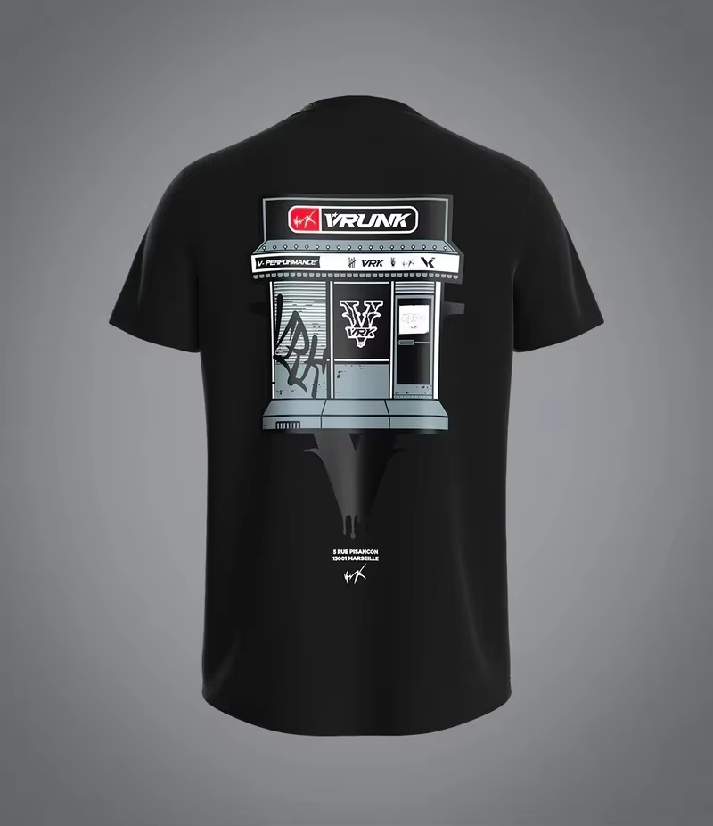 T-Shirt con Design Adesivo Sti - Streetwear Brand Graphic Designer recensione e prezzo